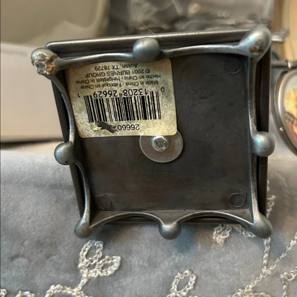 Burnes Of Boston Photo Holder Celebrate Family Tree Pictures Dangle on Branches